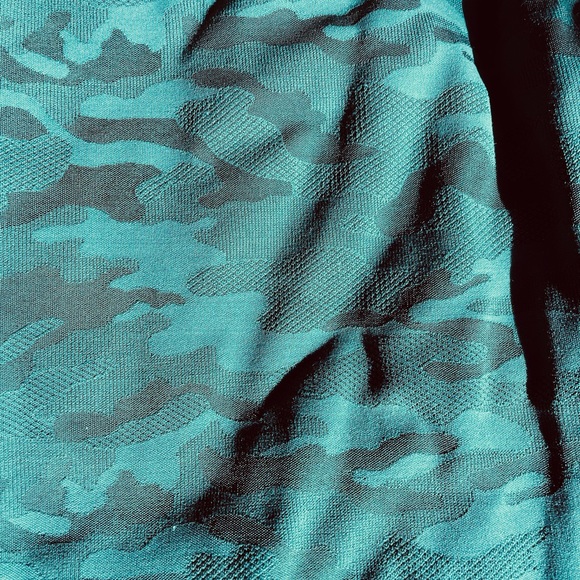 Beyond Yoga Midi Legging in Eden Green Camo Jacquard M - Picture 4 of 4